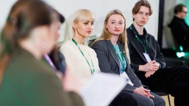 Prieš skiriant ribojimus būtina kalbėtis su vaiku: pavyzdžiu turi tapti tėvai