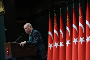 Po Bursos mero įkalinimo kontrolę mieste perėmė Turkijos valdantieji