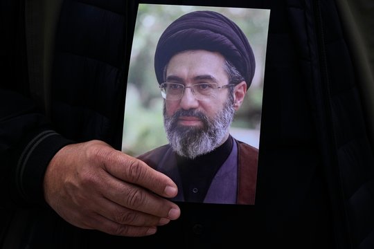 Karas Irane. Iš Irano lyderio M. Khamenei – dar vienas pareiškimas: pasiryžęs atkeršyti už nužudytą tėvą