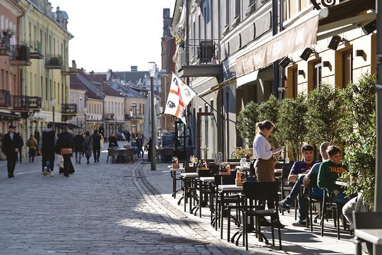 Miesto širdyje verslas leisgyvis: klientus išbaidė mokesčiai už įvažiavimą
