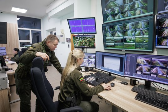 VSAT: per parą pasieniečiai į Lietuvą neįleido 14 neteisėtų migrantų