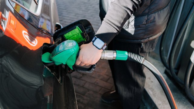 Įvardijo, kaip Irano ir JAV paliaubos koreguos naftos kainas: toliau matysime nestabilumą