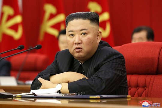 Iš Kinijos – pagyros Šiaurės Korėjai: pažadėjo ir glaudesnį bendradarbiavimą