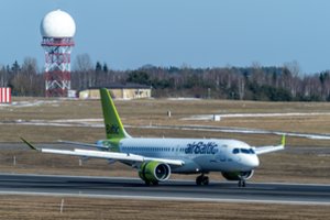 Nespėjo nė kojų apšilti: „airBaltic“ stabdo skrydžius nauja kryptimi iš Lietuvos