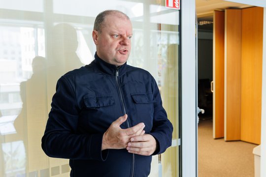 S. Skvernelis įtarimų dėl kyšininkavimo nekomentuoja: viską atsakysiu antradienį Seime