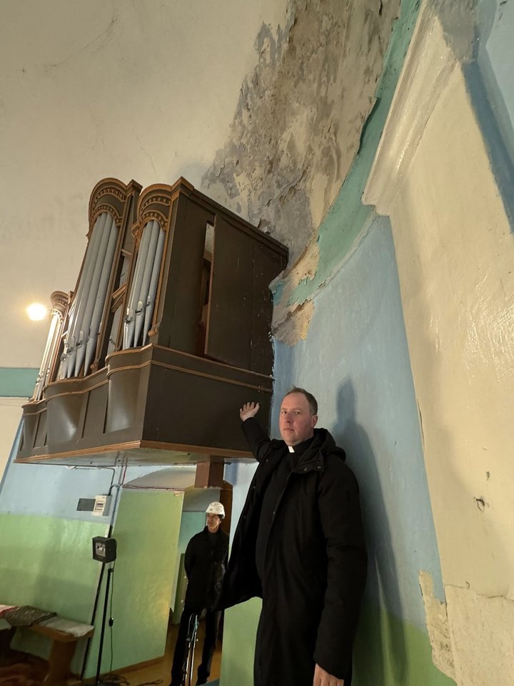 Dėl kritinės pastato būklės, keliančios tiesioginį pavojų žmonių gyvybėms, uždaryta Labūnavos bažnyčia.<br>Parapijos nuotr.