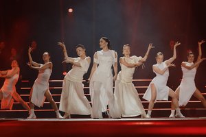 Evgenya Redko pristatė kitokią dainos „Čempionai“ versiją