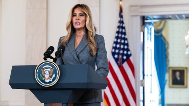 M. Trump neigia sklandančias kalbas: nebuvau J. Epsteino auka