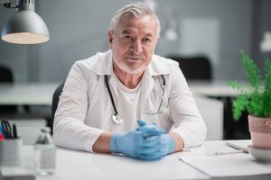 Kardiologas paatviravo, ko nedaro po 18 val. – kenkia širdžiai ir kraujagyslėms