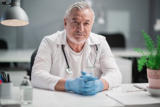 Kardiologas paatviravo, ko nedaro po 18 val. – kenkia širdžiai ir kraujagyslėms