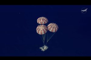 Istorinė diena: „Artemis II“ astronautai sėkmingai grįžo į Žemę