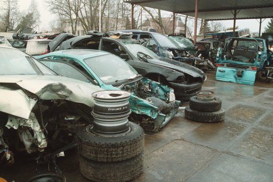 Į Alytaus autolaužyną pristatytame „Opel“ – nemenkas narkotikų kiekis