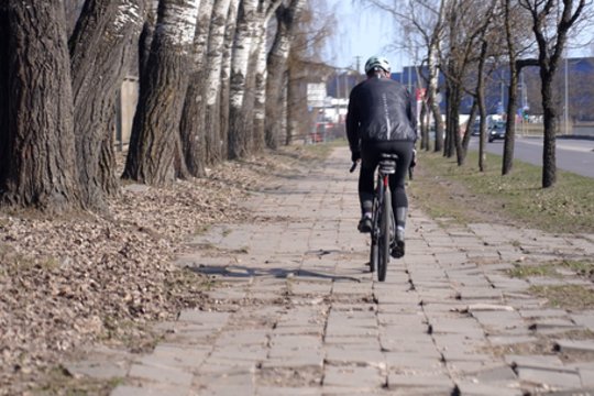 Panevėžiečiams dviračių takai – vis dar iššūkis: priversti rizikuoti savo saugumu