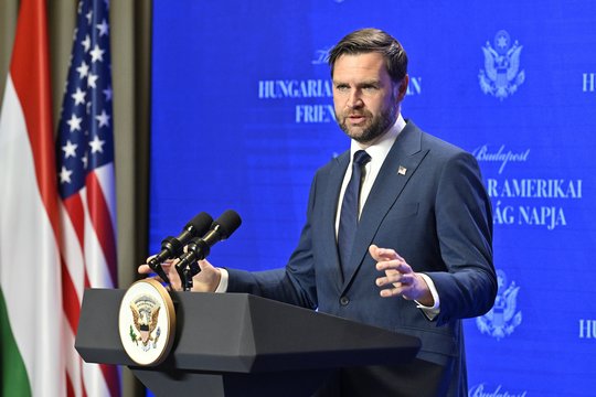 JAV ir Irano derybos – be rezultatų: J. D. Vance'as prakalbo, kas įvyko