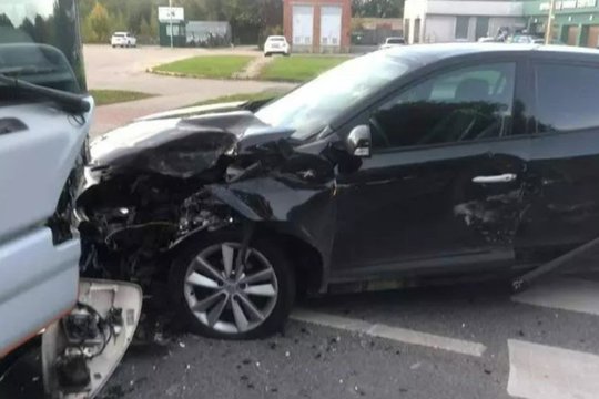 Didelė avarija Šiauliuose: sužeistas „Lexus“ vairavęs 77 metų vyras ir jo žmona