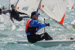 Auganti olimpinė buriavimo pamaina startuoja jaunimo Europos čempionate