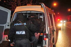 Kaune ir Panevėžyje apgadinti du policijos automobiliai