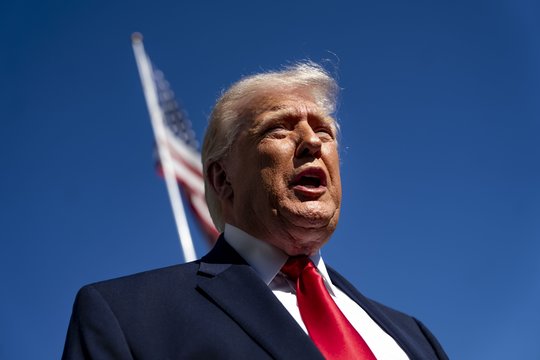Žlugus deryboms – D. Trumpo kirtis: pradeda Irano uostų blokadą