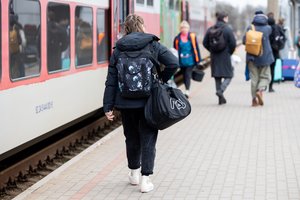 Sprendimas mažinti vien traukinio bilietų kainas gali atsirūgti: užsimena net apie Konkurencijos tarybą