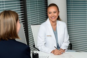 „Ozempic veidas“ – kodėl svorio netekimas turi įtakos veido formai ir išvaizdai?