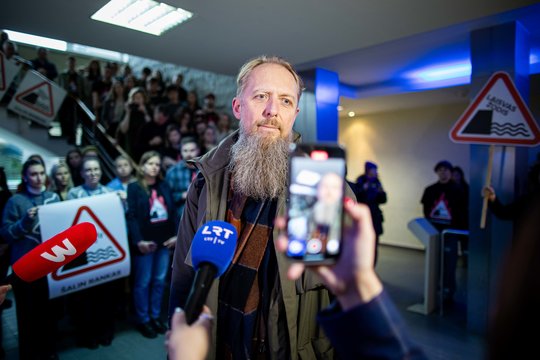 LRT tarybos narys J. Staselis kreipėsi į policiją dėl žurnalistų elgesio