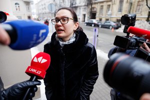 Buvusiai S. Skvernelio patarėjai A. Silickienei ir jos vyrui – nauji teisėsaugos pančiai 