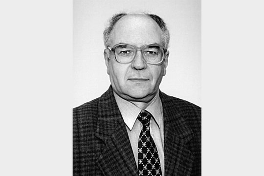 Mirė fizikos profesorius, habilituotas daktaras Albertas Laurinavičius