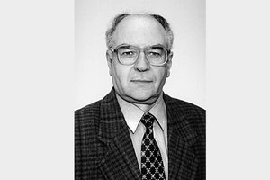 Mirė fizikos profesorius, habilituotas daktaras Albertas Laurinavičius