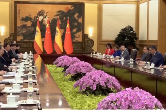 Ispanija siekia stiprinti ryšius su Kinija: Xi Jinpingas pabrėžė stovėjimą „teisingoje istorijos pusėje“