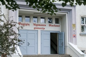 Noras gerinti mokinių sąlygas baigėsi netikėtai: darbo neteko vicemerė