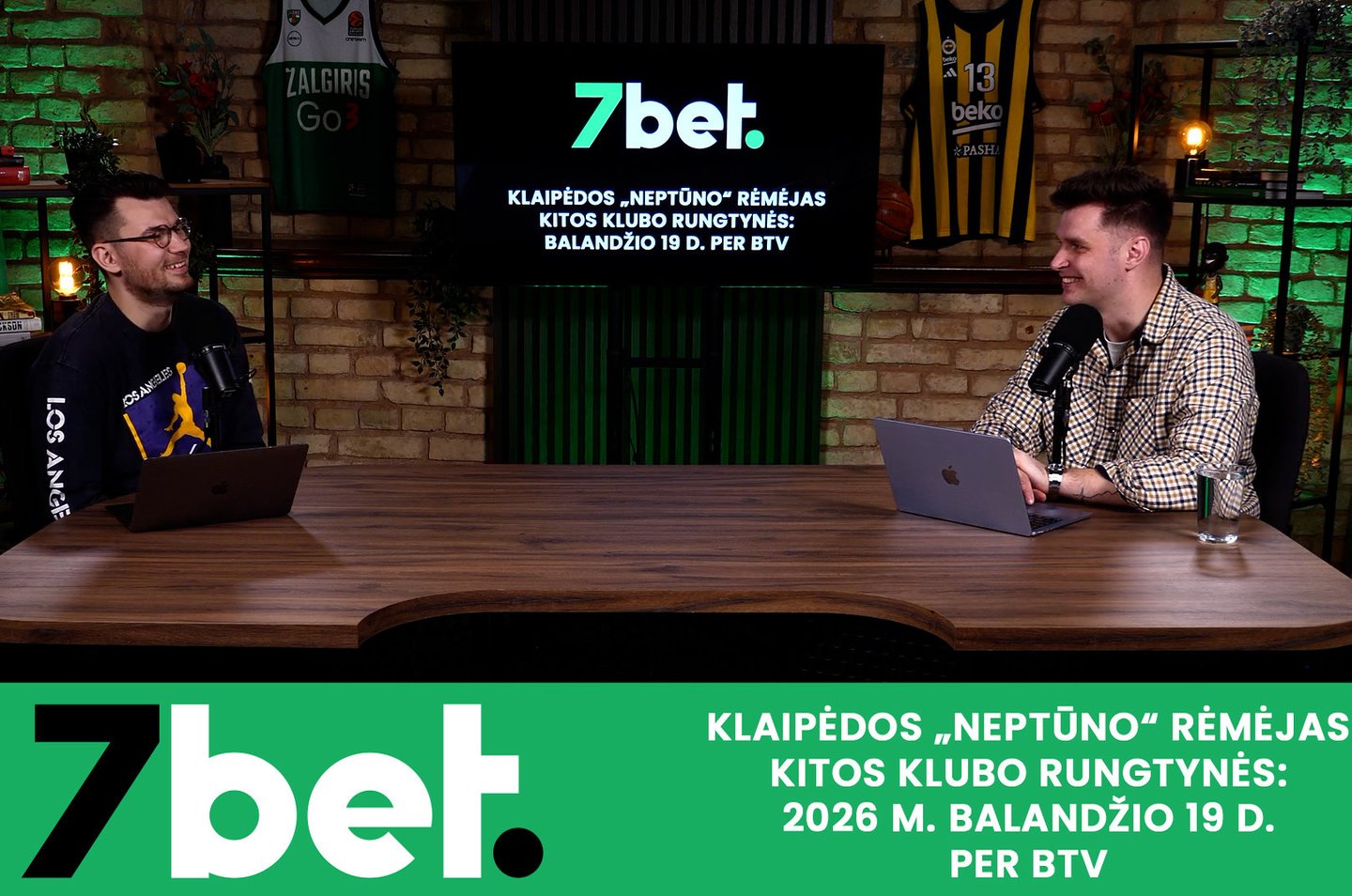  TV ir radijo laidų vedėjas Paulius Vaitiekūnas bei krepšinio komentatorius Jonas Lekšas.