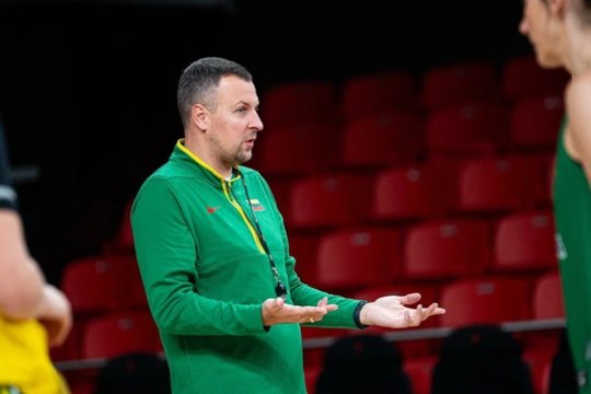 Moterų krepšinio rinktinės treneris viliasi komandą išvysti olimpinėse žaidynėse: „Reikia tikėti“