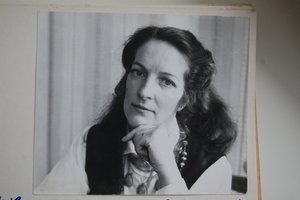 Nuotraukoje – žinoma moteris prieš 35-erius metus: ar atpažįstate?