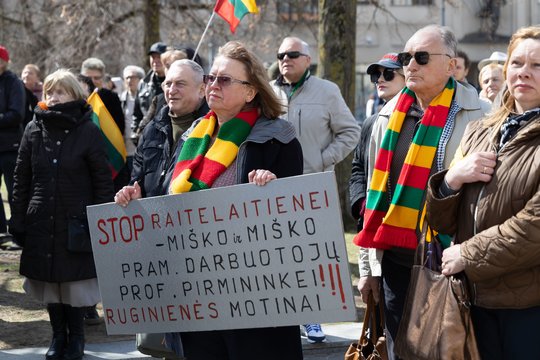 Mitingas prieš Kapčiamiesčio poligoną: piktinasi visai ne planuojamomis statybomis