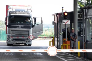 Į Lietuvą per tris savaites grįžo 826 vilkikai iš Baltarusijos, srautas sumažėjo