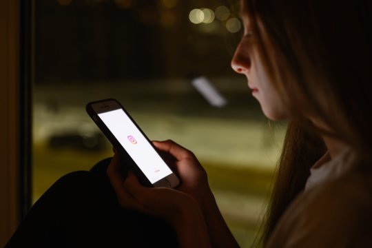 Patyčioms persikeliant į elektroninę erdvę, „Vaikų linija“ imasi naujo vaidmens