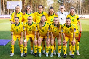 Moterų futbolo rinktinė namuose parbloškė grupės favorites