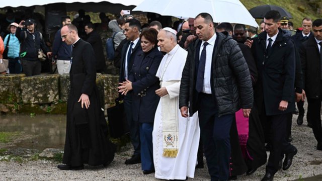 D. Trumpas toliau nerimsta – paragino popiežiui Leonu XIV perduoti žinutę: „Pasakykite, kad tai visiškai nepriimtina“ 