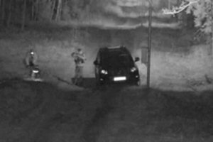 Migrantai į Lietuvą iš Baltarusijos ropojo keturiomis – nepadėjo