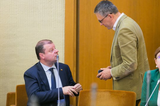 Ar V. Bakas norėtų pakeisti S. Skvernelį? Užsimena ir apie žinutes iš buvusių bendražygių