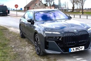 Interpolo ieškomą automobilį BMW pasieniečiai sulaikė netoli Latvijos sienos