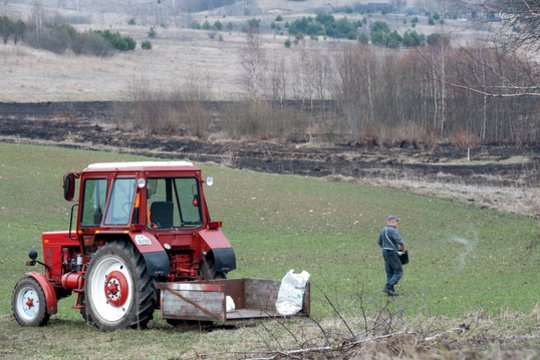 Pabrangus trąšoms ūkininkai rado išsigelbėjimą: graibsto dumblą