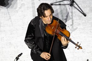 Pasaulinę meno dieną Šiauliuose nuskambėjo legendinio Stradivari smuiko garsai