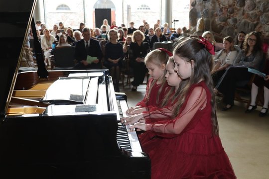 Muzikos mokyklos ir dvaro draugystė – fortepijoninės ir kamerinės muzikos festivalis