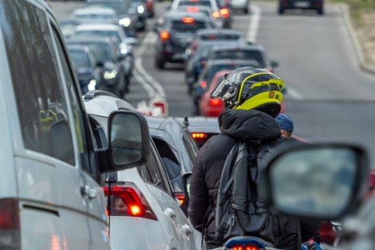 Vilniuje pradėjo veikti nauja programėlė vairuotojams ir viešojo transporto keleiviams