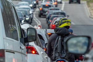 Vilniuje pradėjo veikti nauja programėlė vairuotojams ir viešojo transporto keleiviams