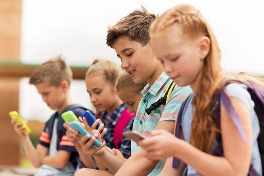 Siekdama apsaugoti jaunimą, Europa pristatys internetinę amžiaus patikrinimo programėlę