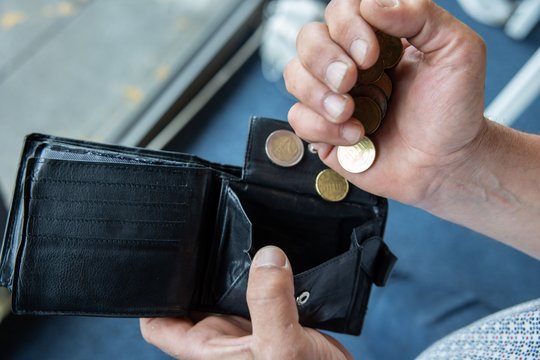 Ekonomistas atsakė, ką rodo II pakopos lėšų išsiėmimas: žmonės neįvertina vieno