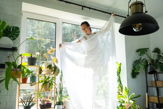 Viskas, ką darėte iki šiol – neveikia: kas 100 proc. išbalina dienines užuolaidas