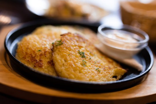 Įdėkite šį ingredientą į „tarkius“ vietoje svogūno: bulviniai blynai bus fantastiškai skanūs